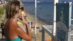 France to Ban Smoking on Beaches, Parks, and near Schools